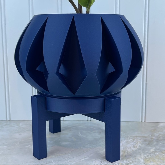 The Moki Indoor Flower Pot with Drainage Holes and Saucer, 3D Printed Planter - Picture 2 of 8